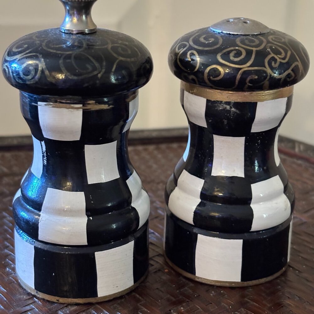 Salt and Pepper set